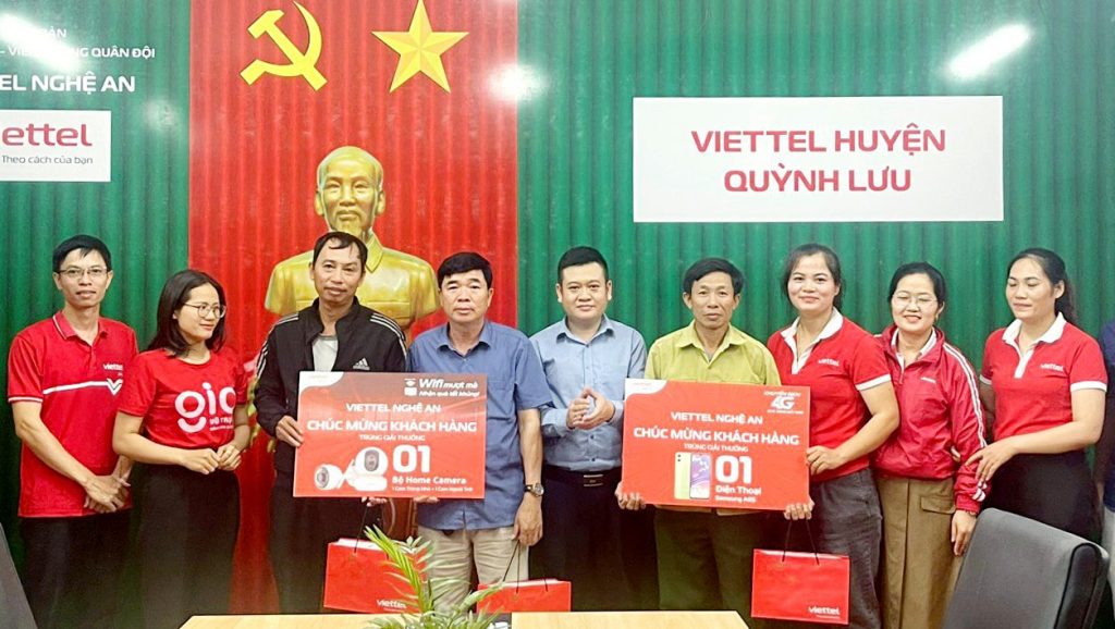 Lắp mạng Viettel Nghệ An - Giá tốt, lắp nhanh, nhiều ưu đãi hấp dẫn 2025 4 Khách hàng trúng thưởng điện thoại Viettel
